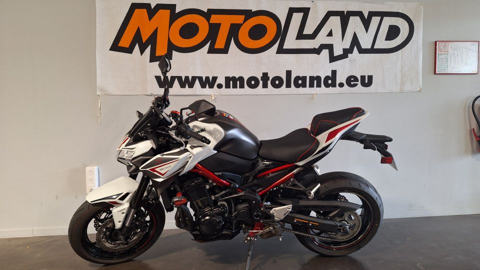 KAWASAKI Z 900 6