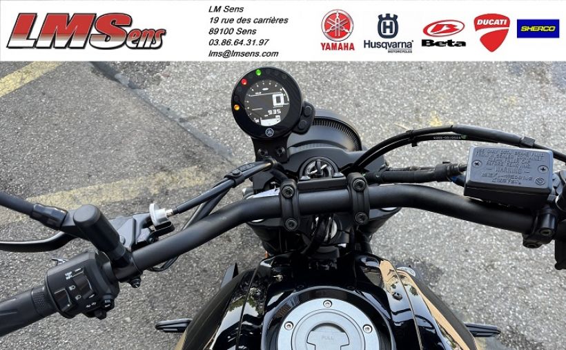 YAMAHA XSR 700 2
