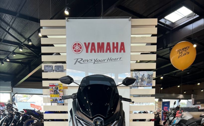 YAMAHA NMAX 125 7