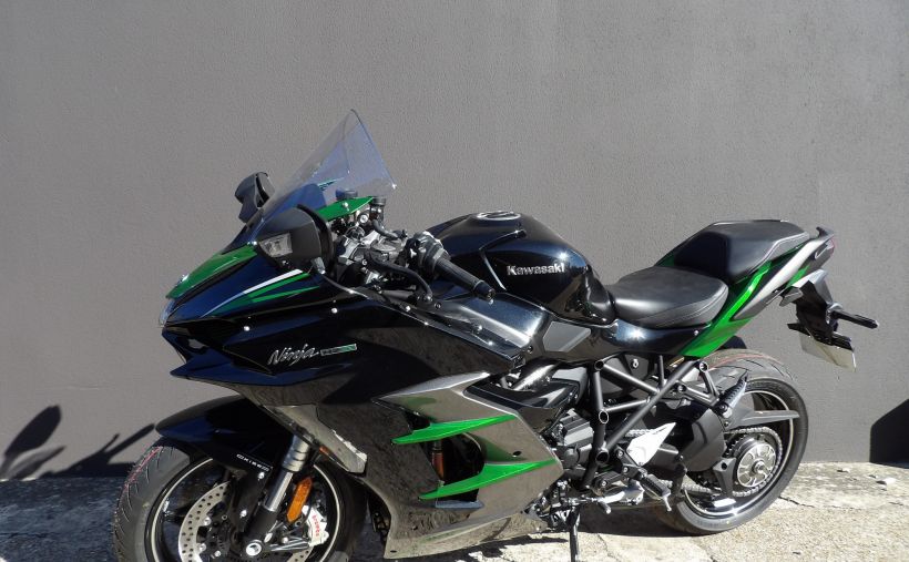 KAWASAKI Ninja H2 SX SE 4