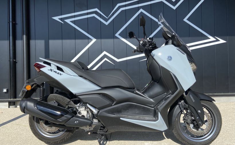 YAMAHA XMAX 300 TECH MAX + 0