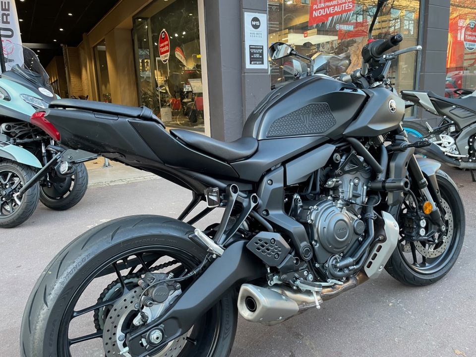 YAMAHA MT-07 2