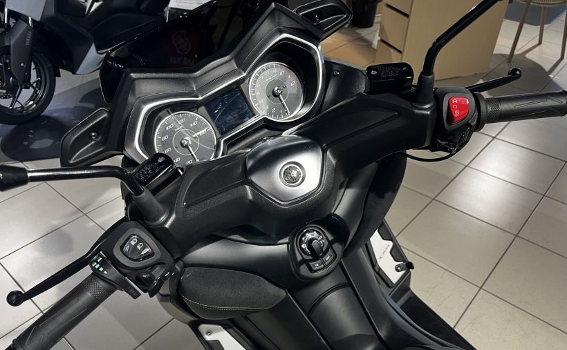YAMAHA XMAX 125 TECH MAX 8