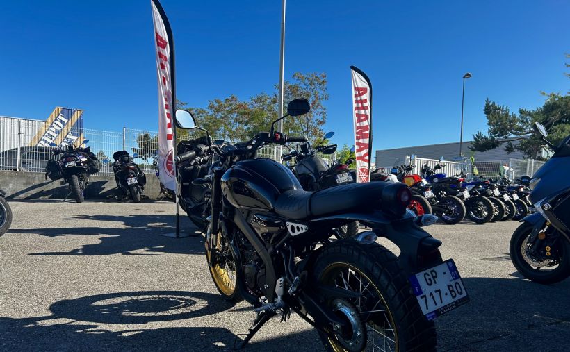 YAMAHA XSR 125 Legacy 2