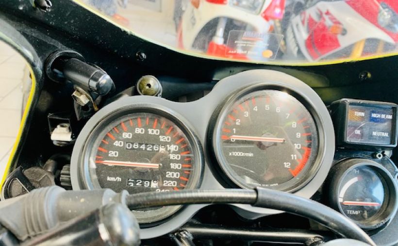 YAMAHA RD 500 LC KENNY ROBERTS REPLICA 6