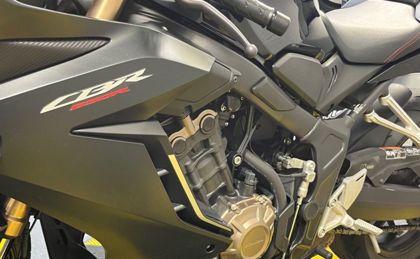 HONDA CBR 650  R 10