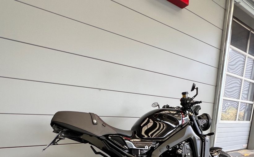 YAMAHA XSR 900 2