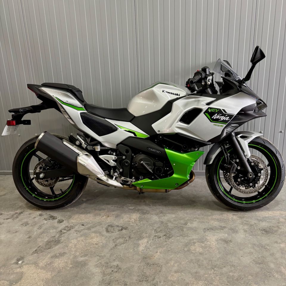 KAWASAKI Ninja 7 Hybrid 0