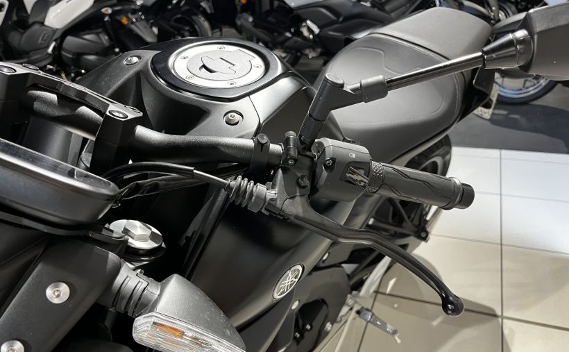 YAMAHA MT-125 ABS 6