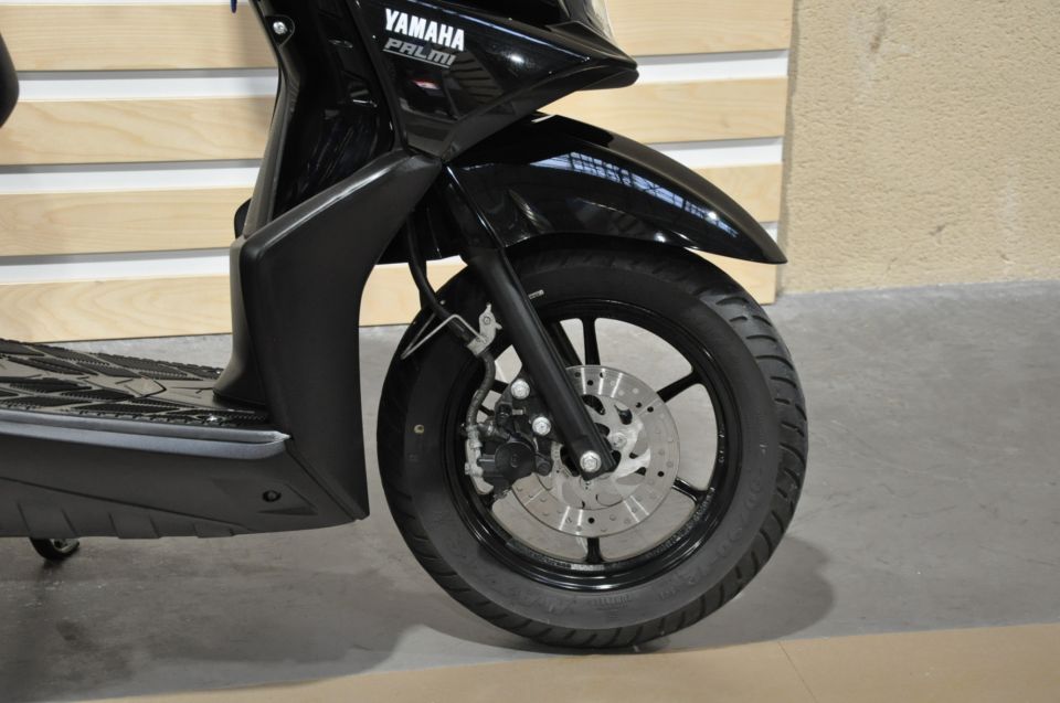 YAMAHA RayZR 125 1