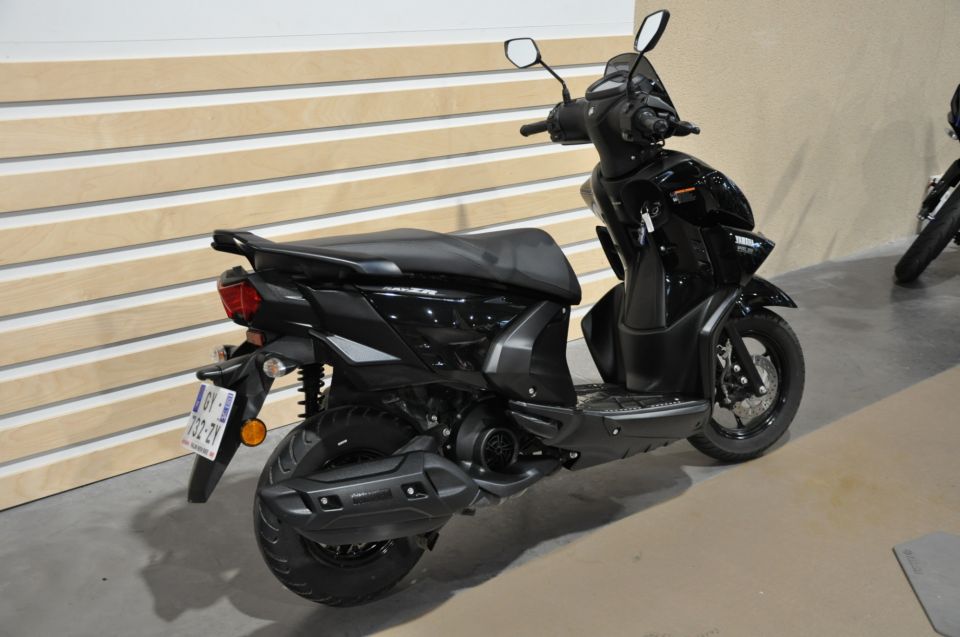 YAMAHA RayZR 125 3