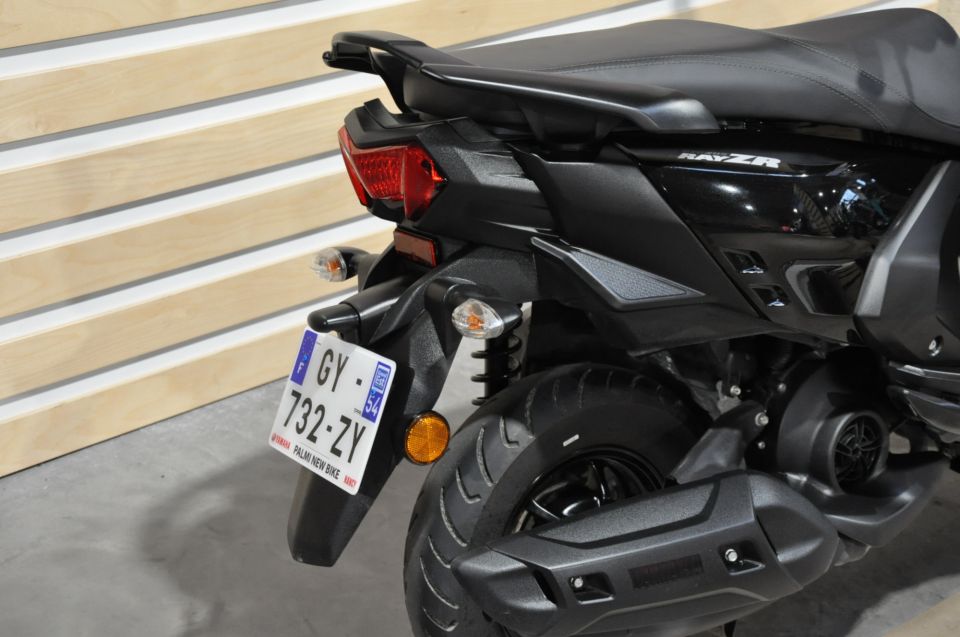 YAMAHA RayZR 125 4