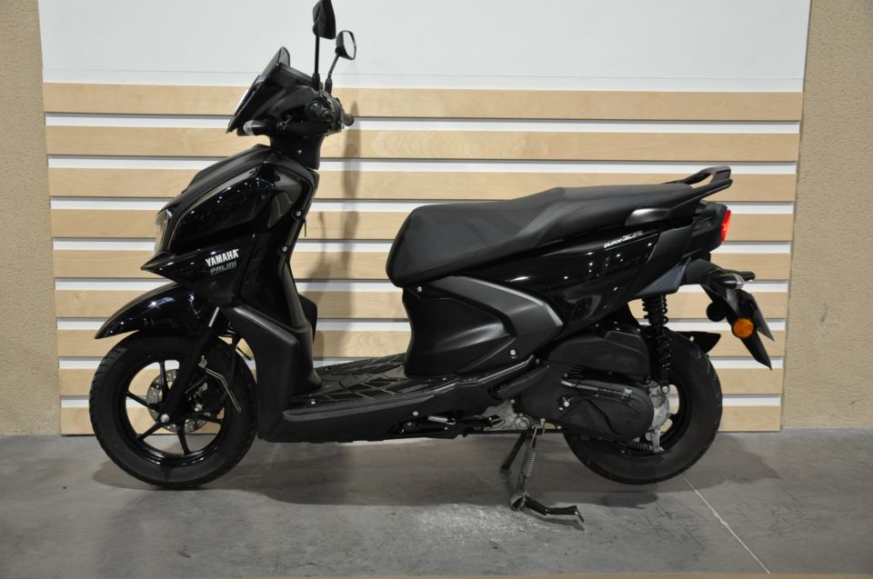 YAMAHA RayZR 125 8