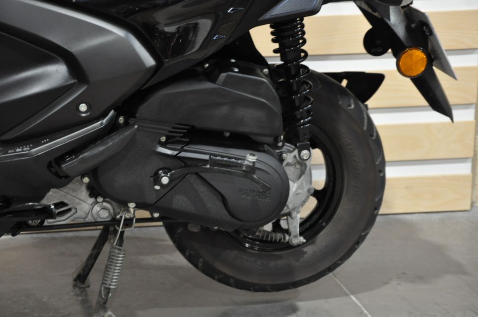YAMAHA RayZR 125 9
