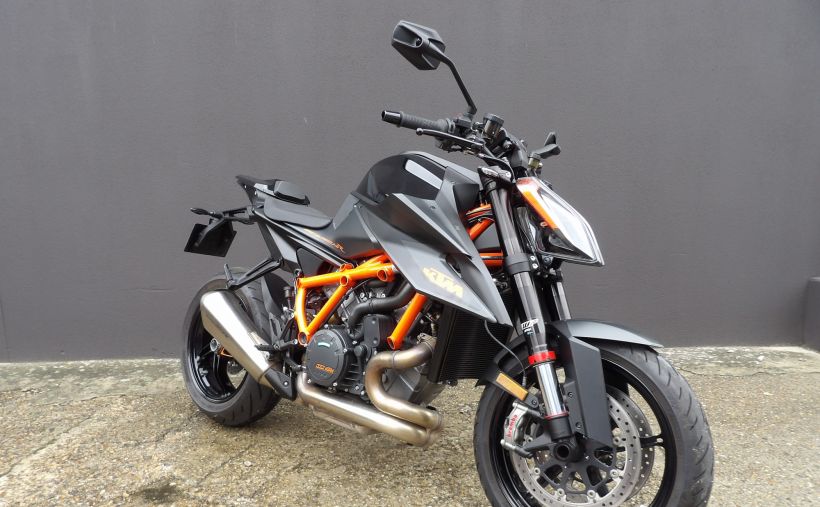 KTM 1290 SUPER DUKE R 2