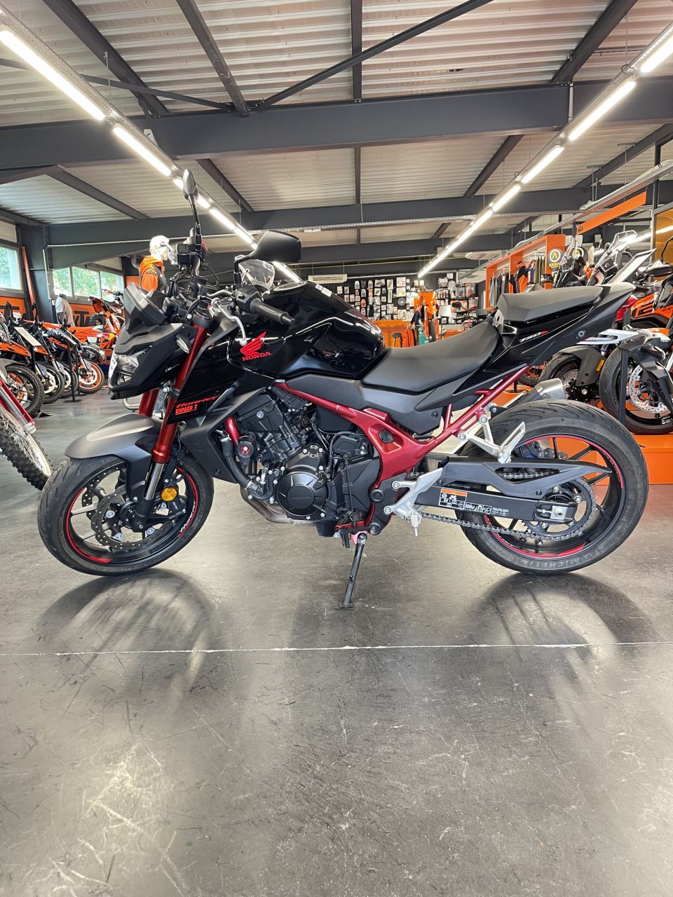 HONDA CB 750 HORNET 8