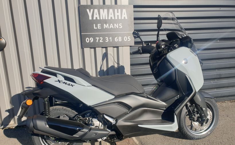 YAMAHA XMAX 300 Tech Max 0