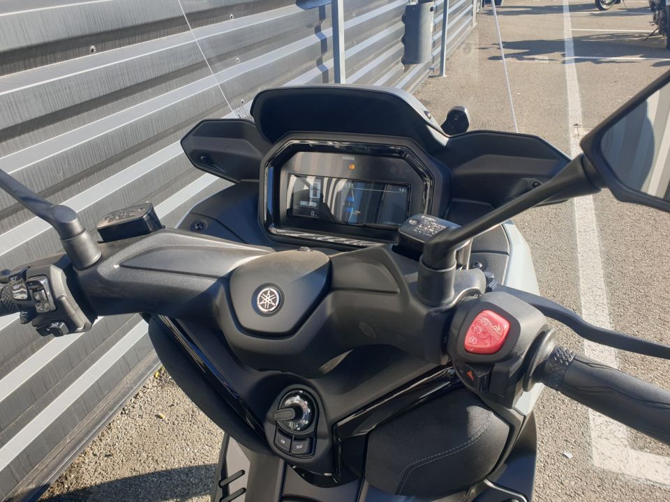 YAMAHA XMAX 300 Tech Max 5