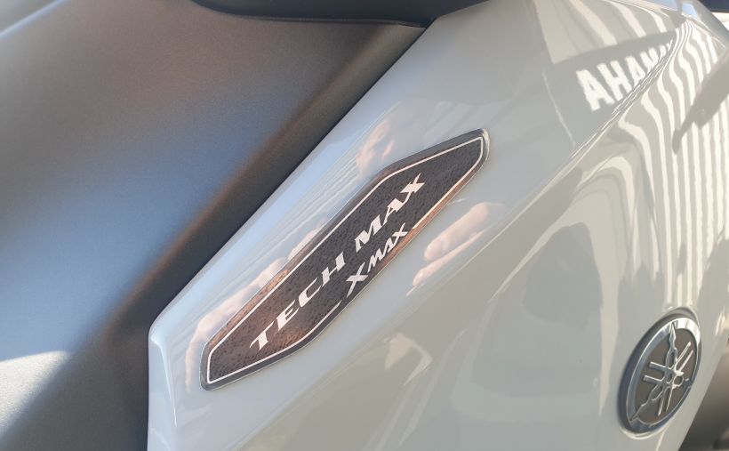 YAMAHA XMAX 300 Tech Max 15