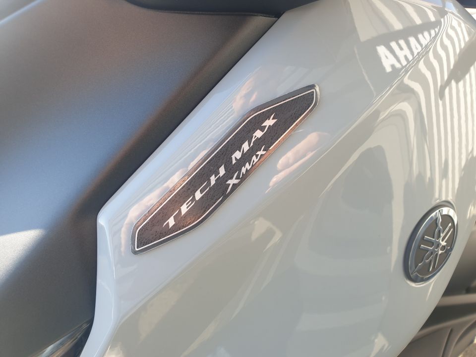 YAMAHA XMAX 300 Tech Max 15