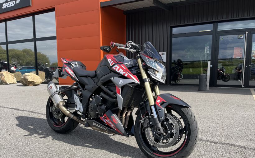 SUZUKI GSR 750 ABS 0