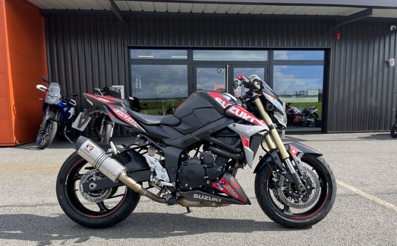 SUZUKI GSR 750 ABS 5