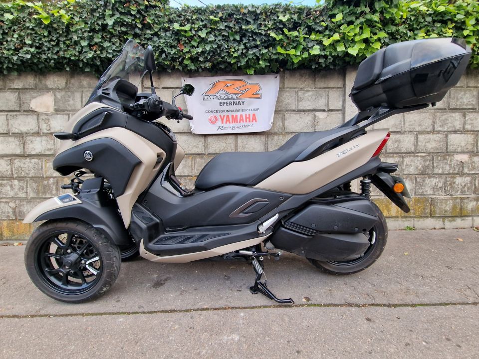 YAMAHA TRICITY 300 1