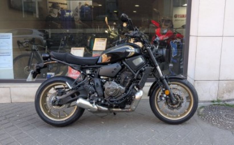 YAMAHA XSR 700 0