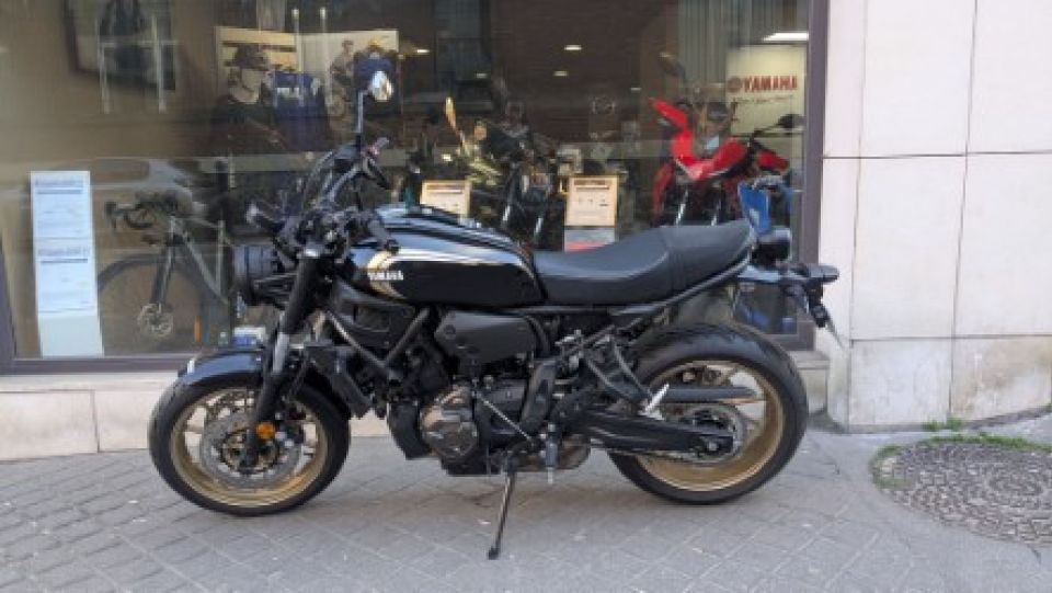 YAMAHA XSR 700 1