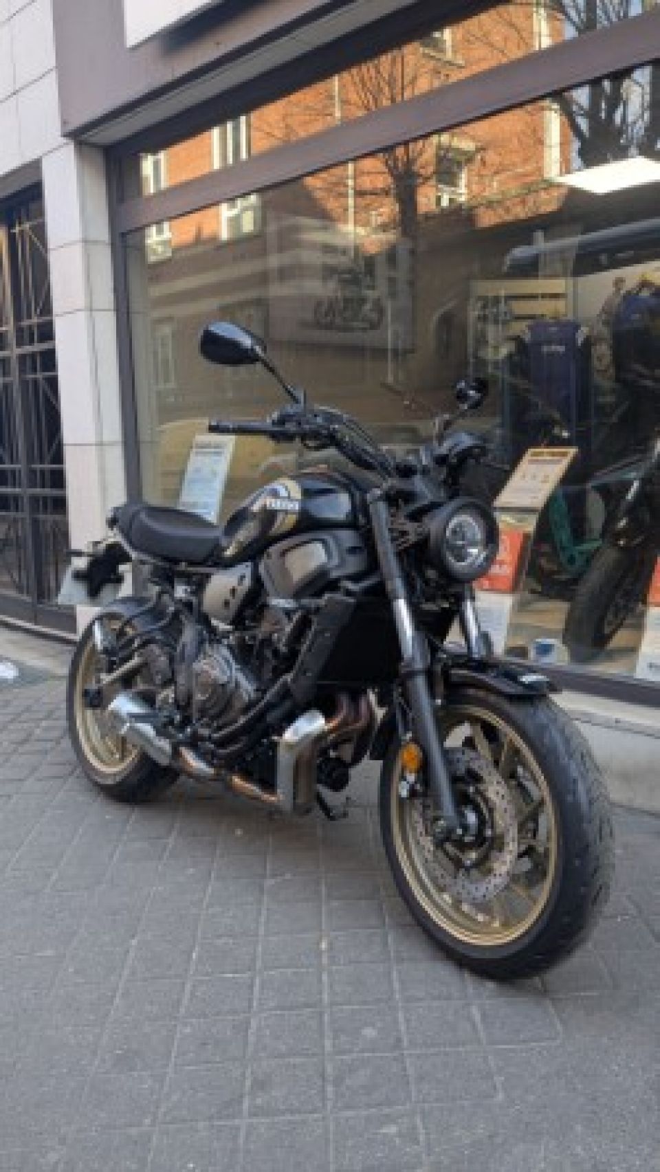 YAMAHA XSR 700 2