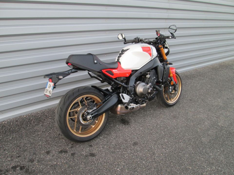 YAMAHA XSR 900 ABS 16