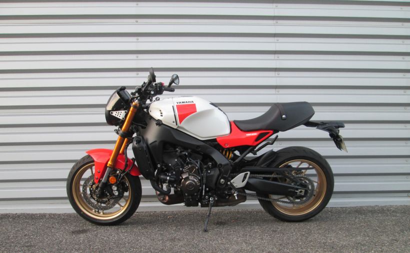 YAMAHA XSR 900 ABS 24
