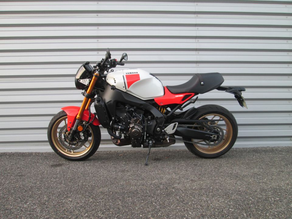 YAMAHA XSR 900 ABS 24