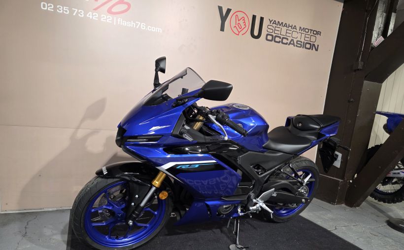 YAMAHA YZF-R3 4