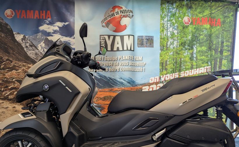 YAMAHA TRICITY 300 5