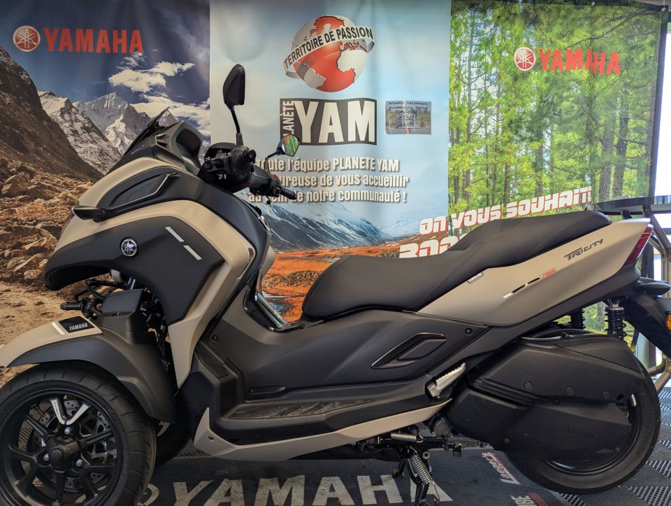 YAMAHA TRICITY 300 5