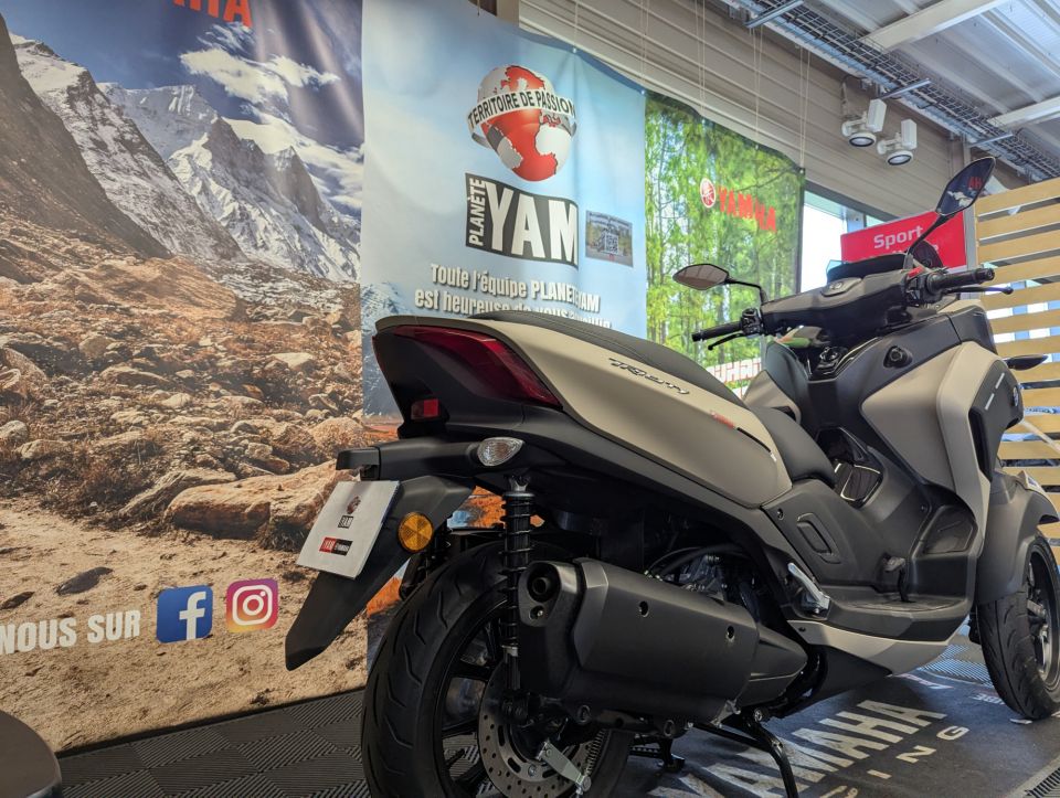 YAMAHA TRICITY 300 2