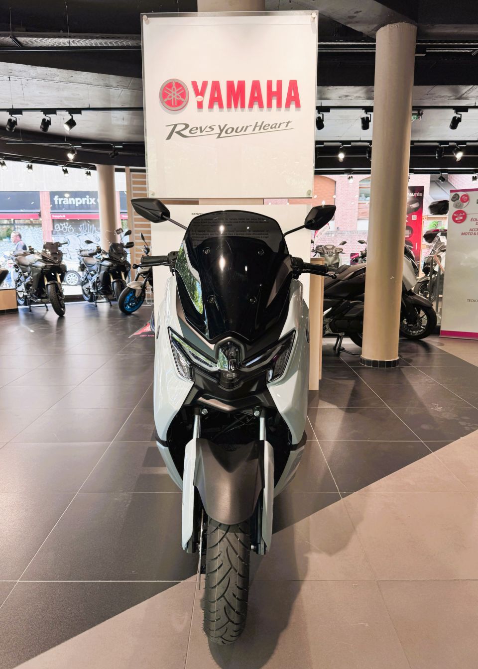 YAMAHA NMAX 125 TECH MAX 1