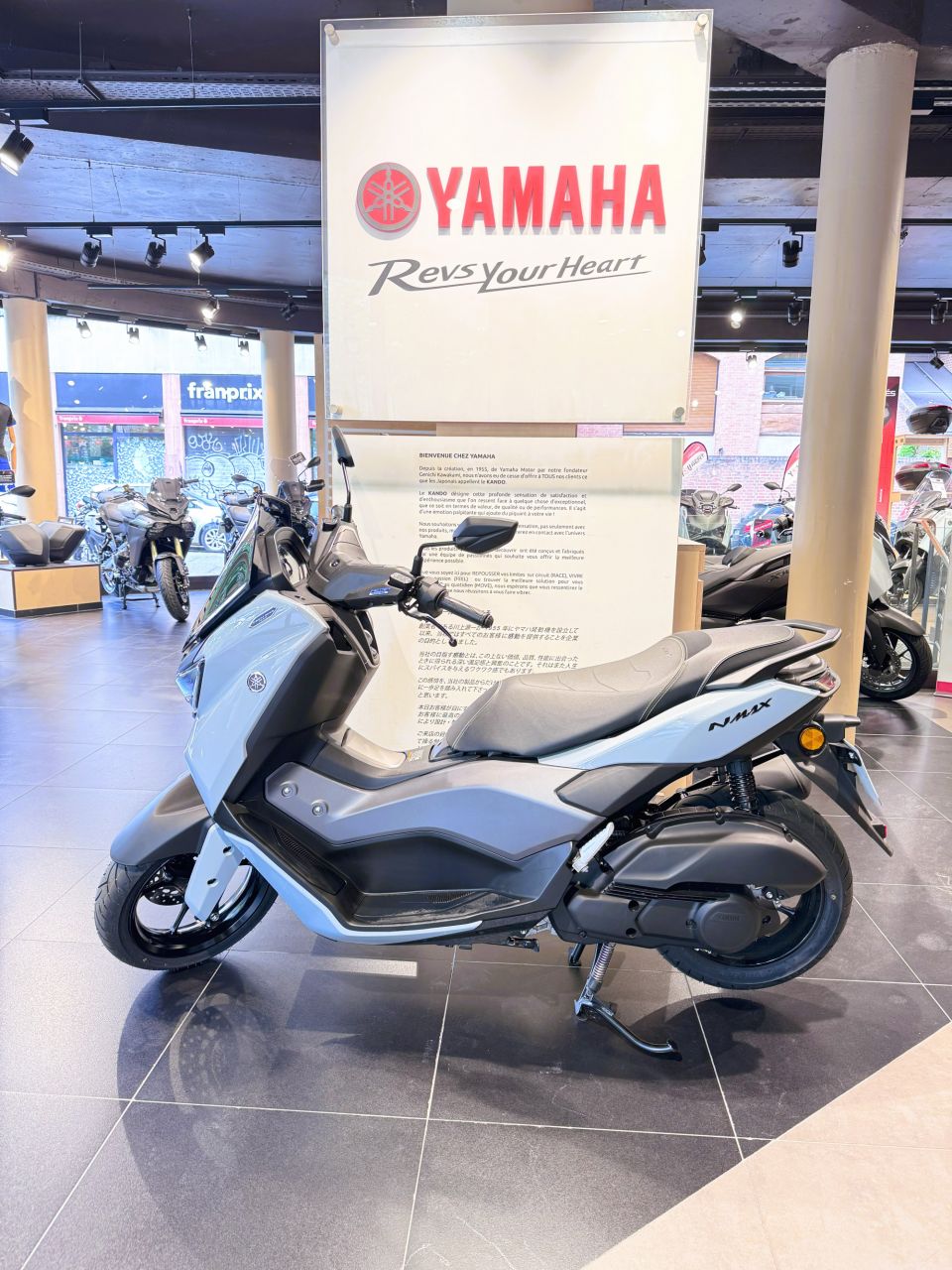 YAMAHA NMAX 125 TECH MAX 4