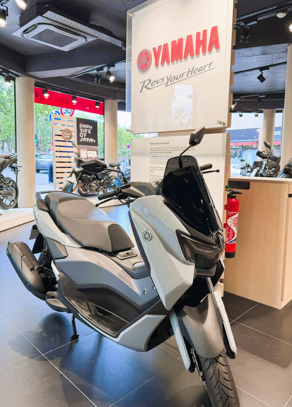 YAMAHA NMAX 125 TECH MAX 8
