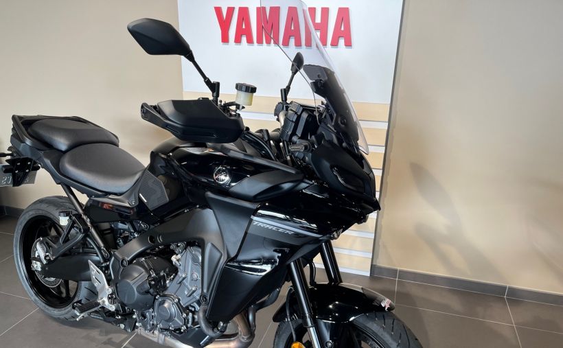 YAMAHA TRACER 9 1