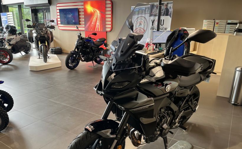 YAMAHA TRACER 9 2