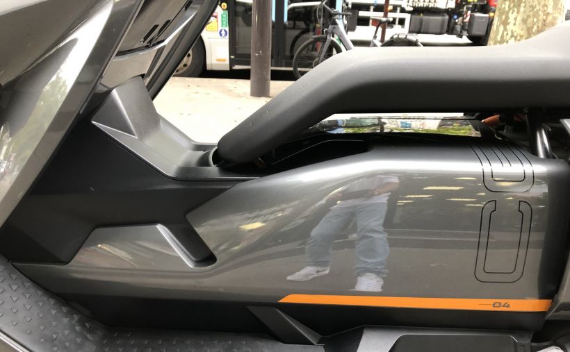 BMW CE 04 12
