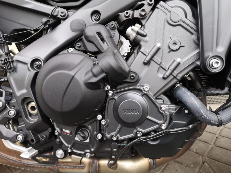 YAMAHA MT-09  Y-AMT 8