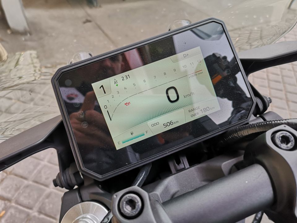 YAMAHA MT-09  Y-AMT 4