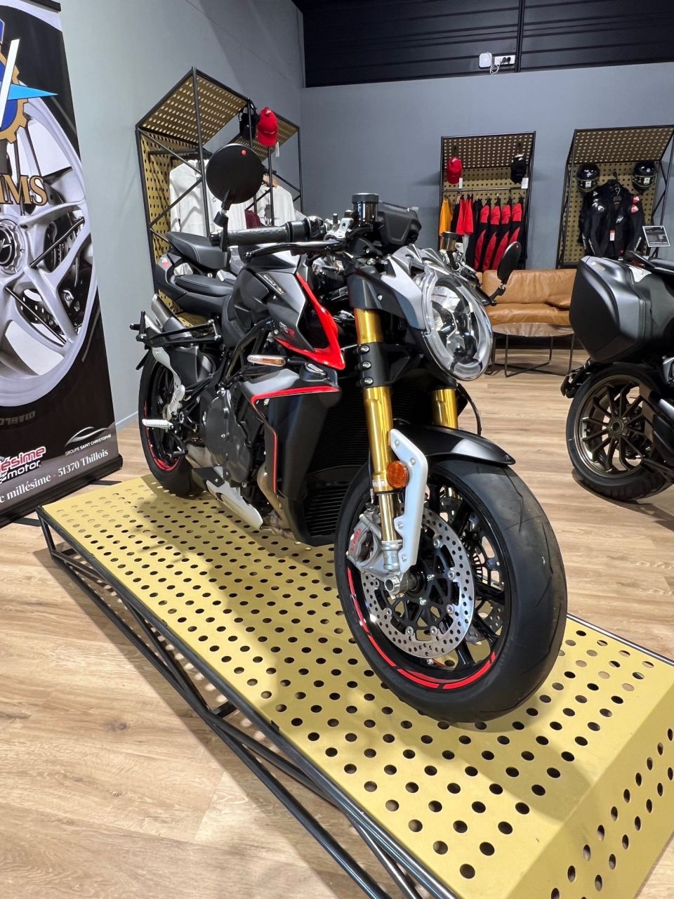 MV AGUSTA BRUTALE 1000 RR 6