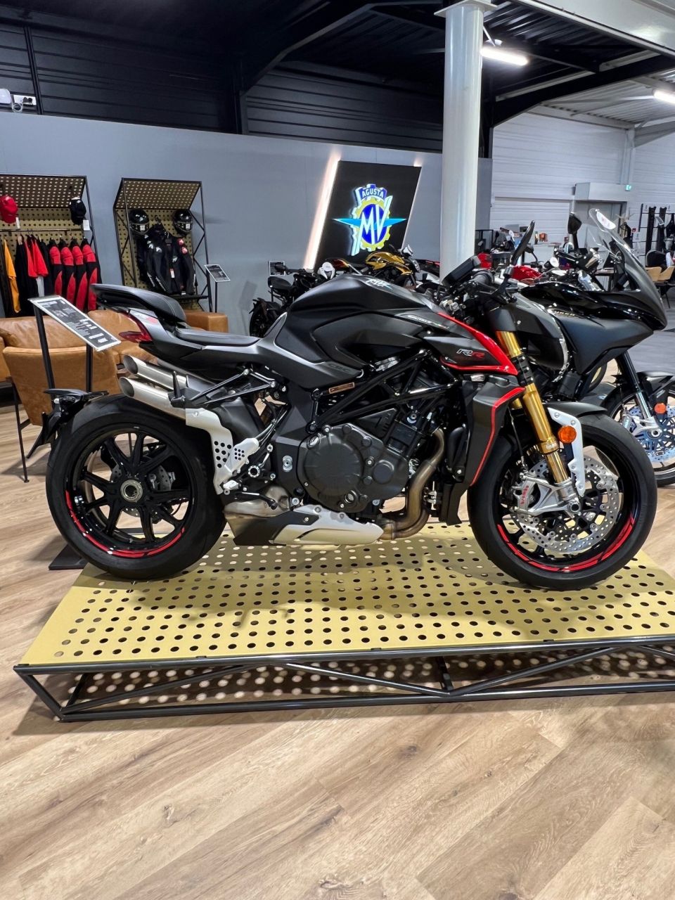 MV AGUSTA BRUTALE 1000 RR 0
