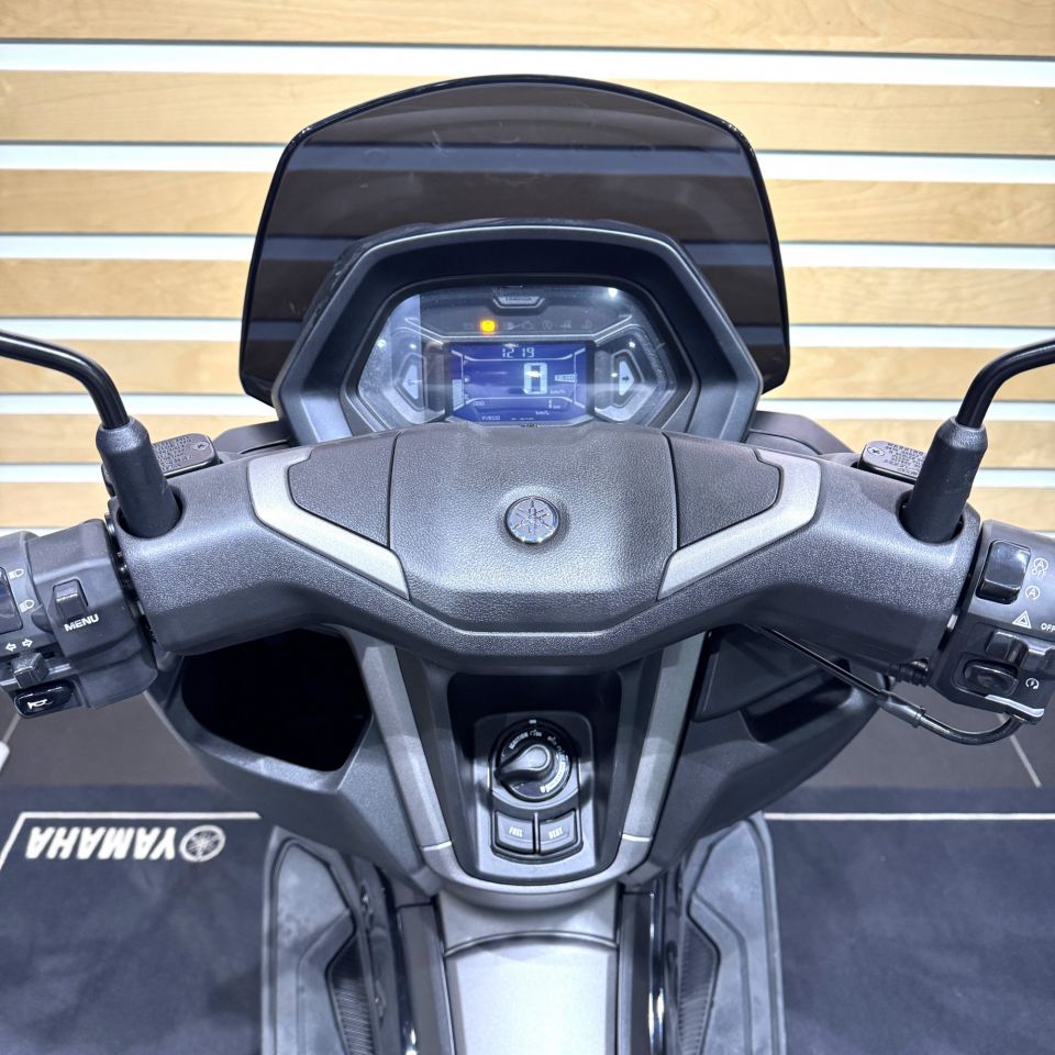 YAMAHA NMAX 125 6