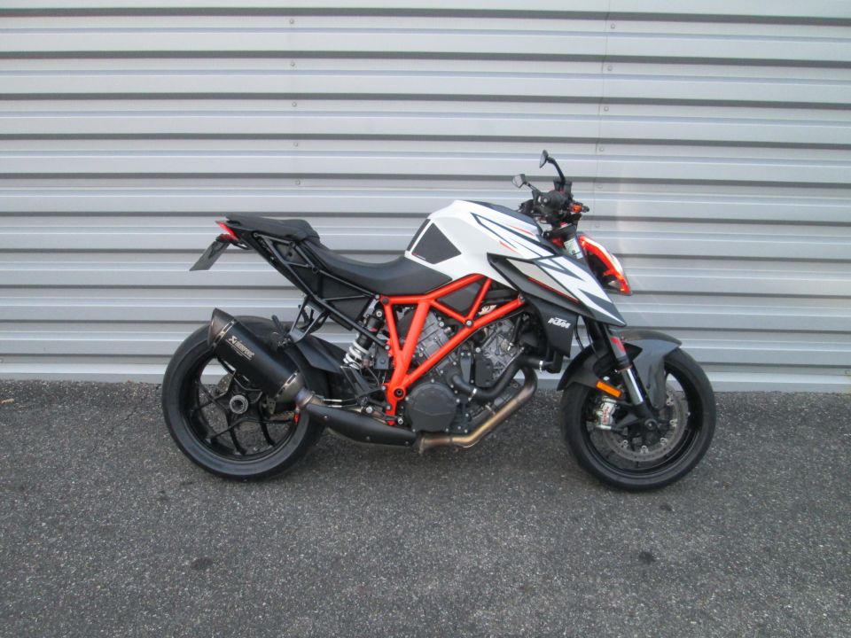 KTM 1290 SUPER DUKE R 8