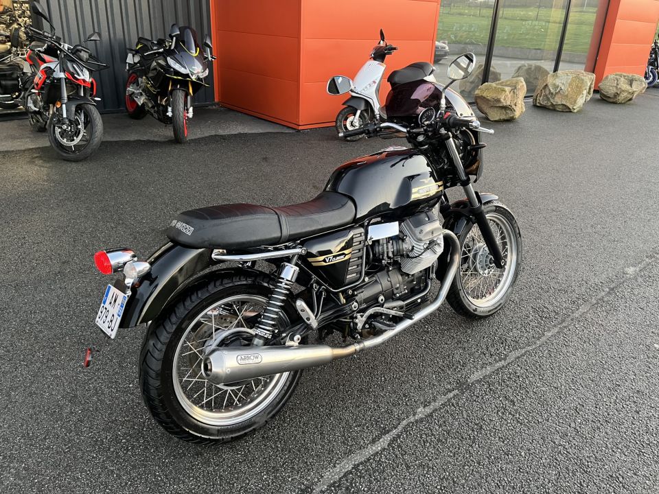 MOTO GUZZI V7 10